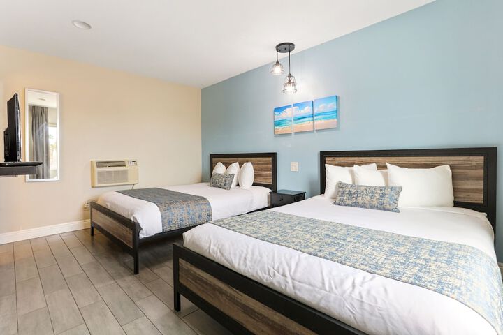 2 Queen Beds (3 of 10)