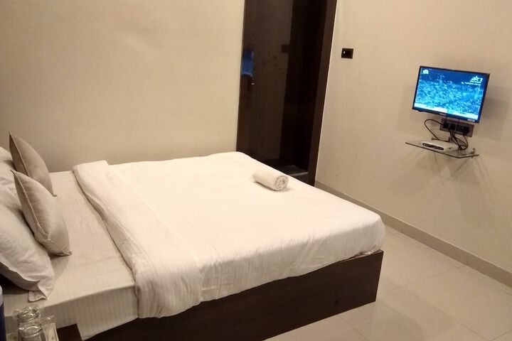 Room 8 of 71