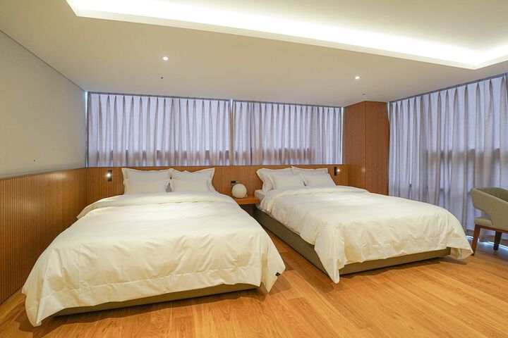 Room 29 of 76