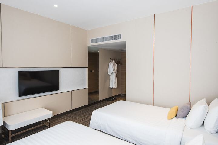Room 10 of 52
