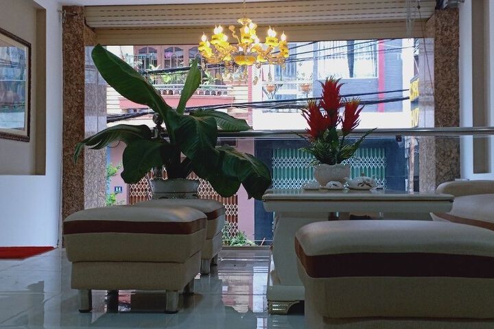 Crown Hotel
