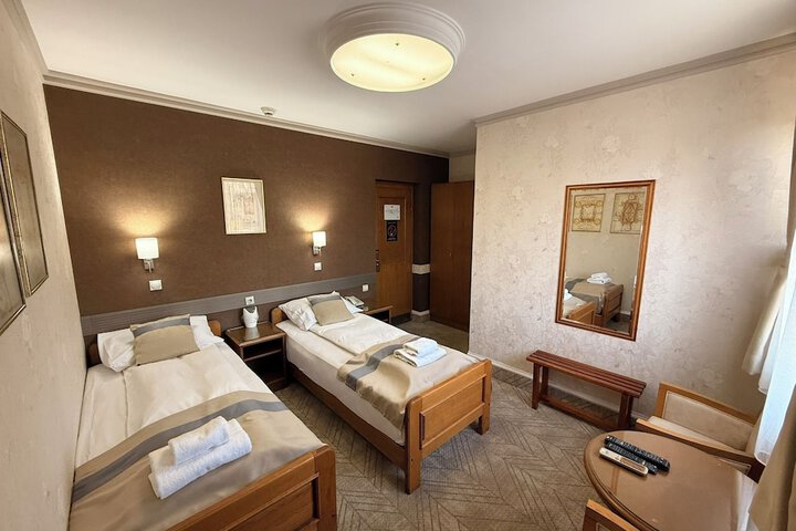 Room 43 of 83