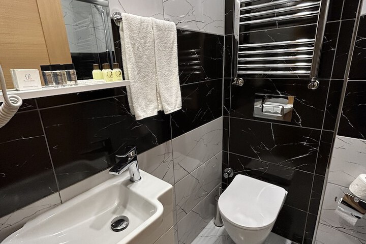 Room 75 of 95