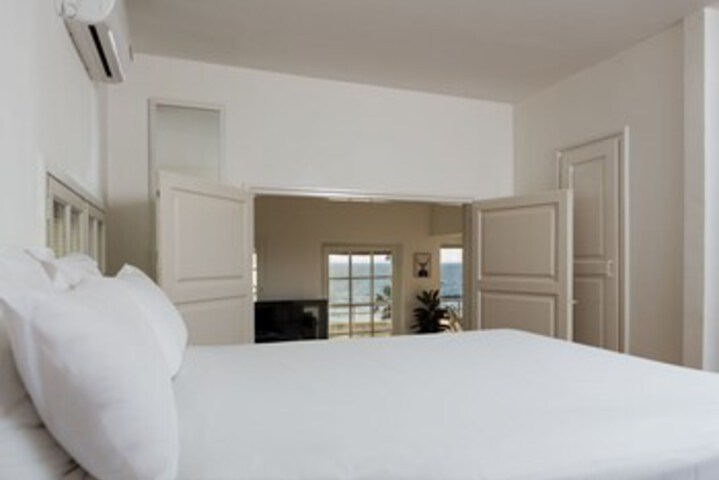 Room 12 of 20