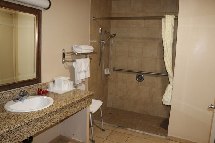 Room 13 of 16