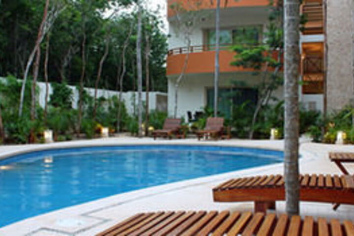 Pool 13 of 17
