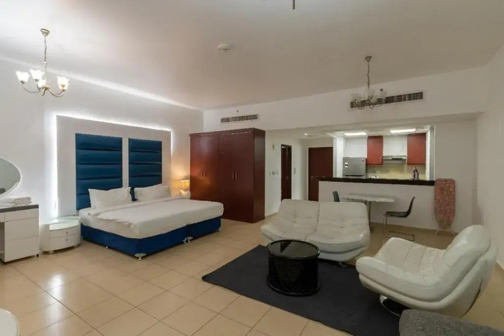 Room 5 of 17