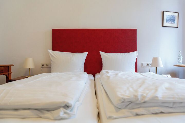 Room 13 of 25