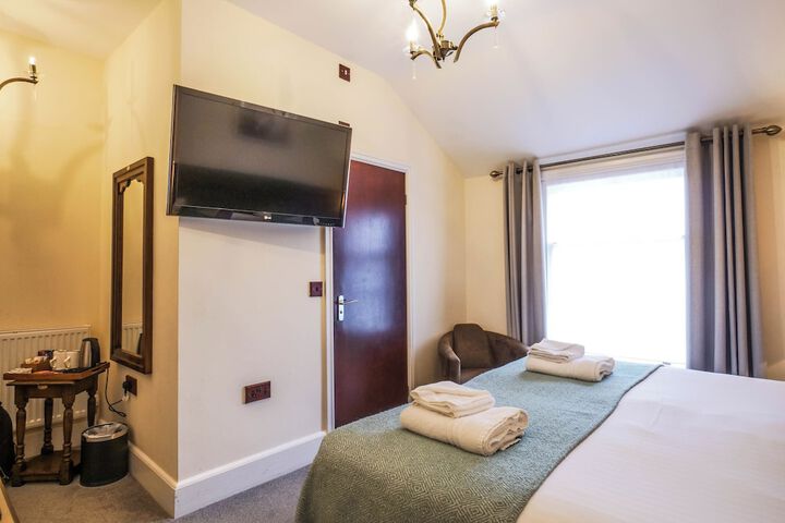 Room 52 of 257