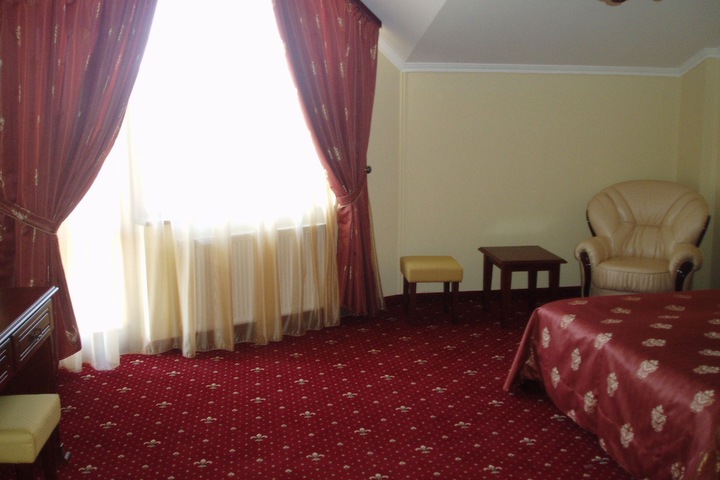 Room 5 of 33