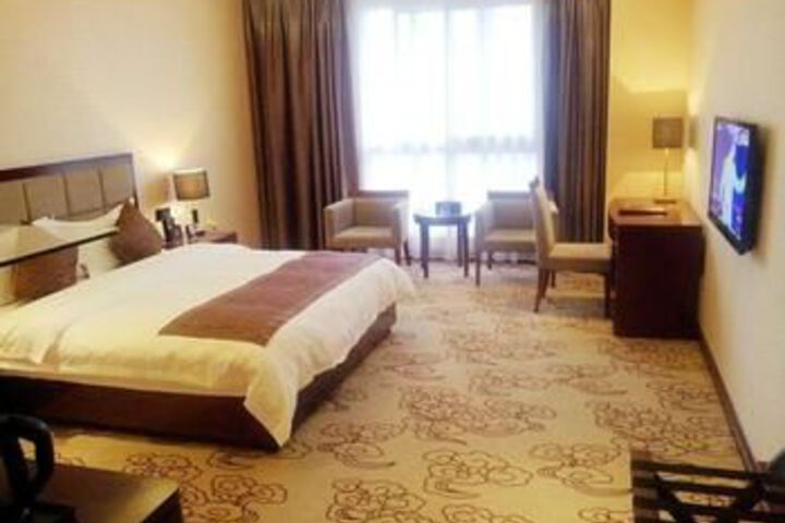 Room 5 of 12