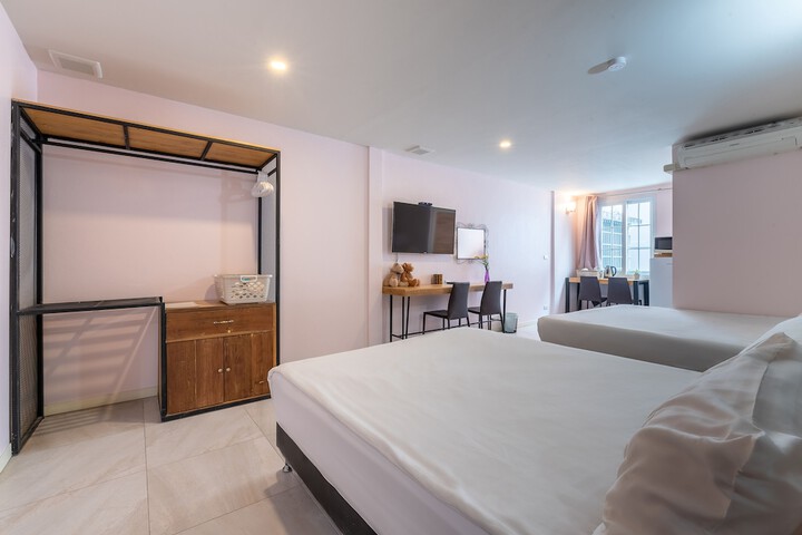 Room 44 of 66