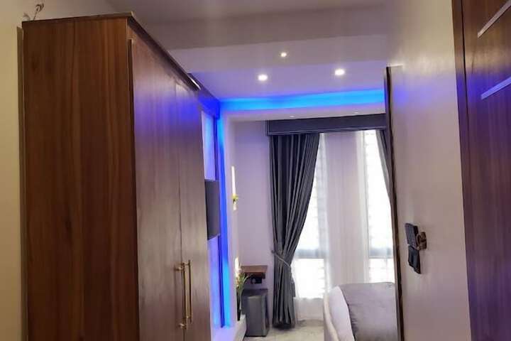 Room 4 of 52