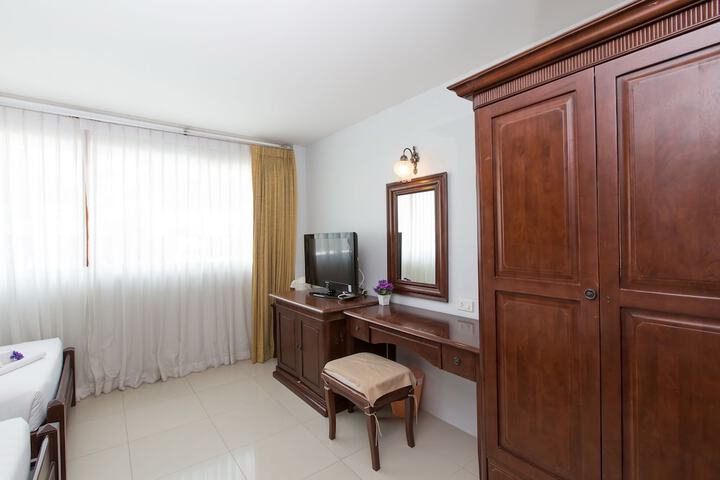 Room 26 of 45