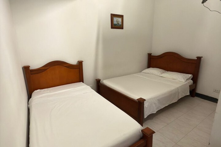 Room 4 of 14
