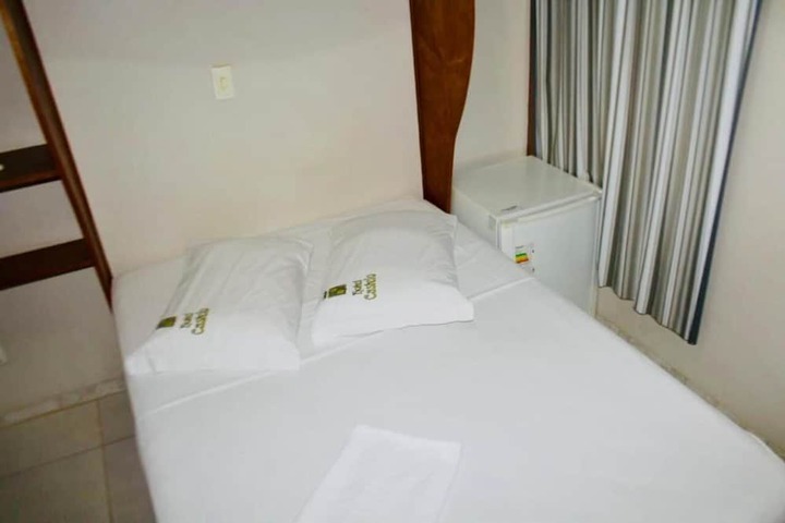 Room 10 of 34