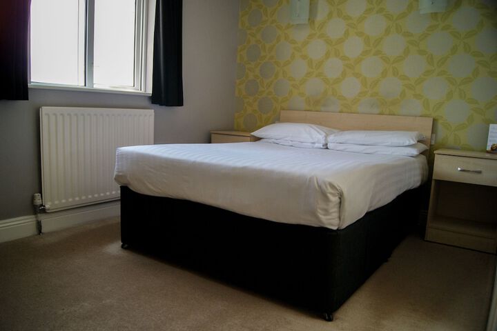 Room 23 of 118