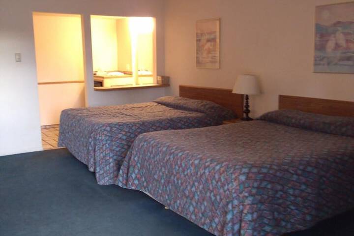 Room 9 of 37