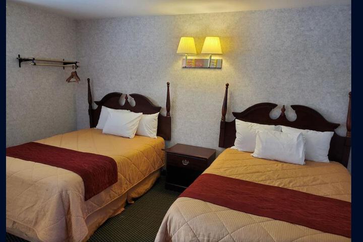 2 Double Beds (1 of 9)