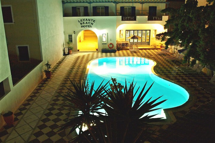 Hotel Pool