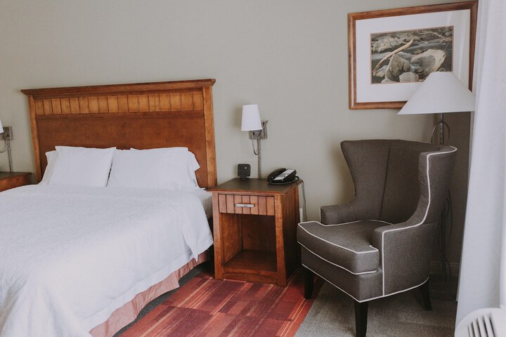 Room 8 of 38