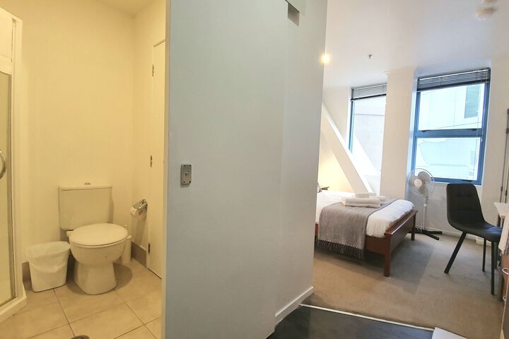 Room 2 of 2