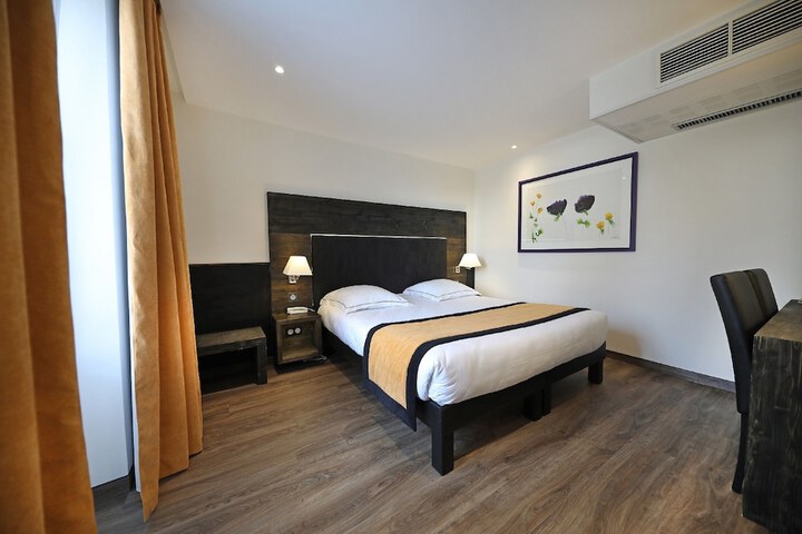 Room 13 of 71
