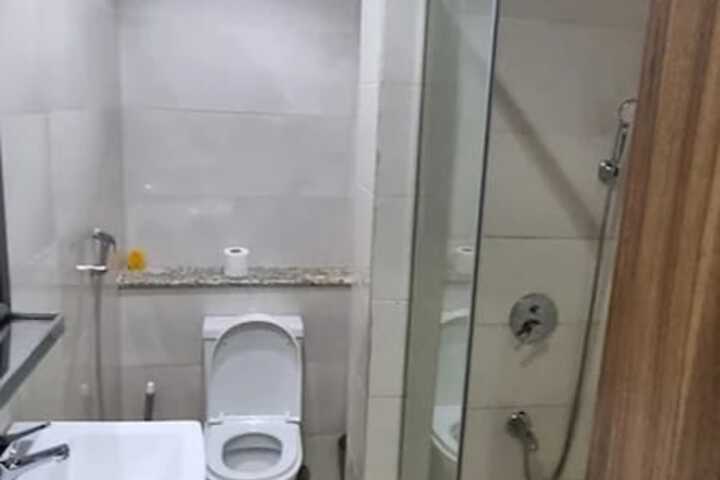 Room 7 of 10