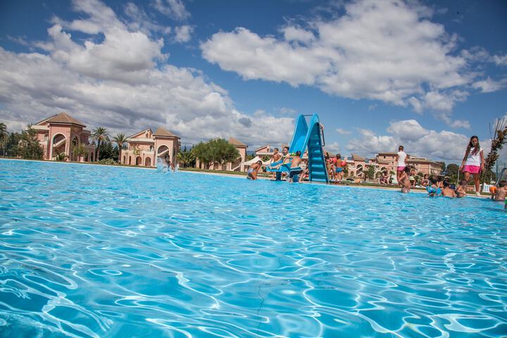 Pool 24 of 64