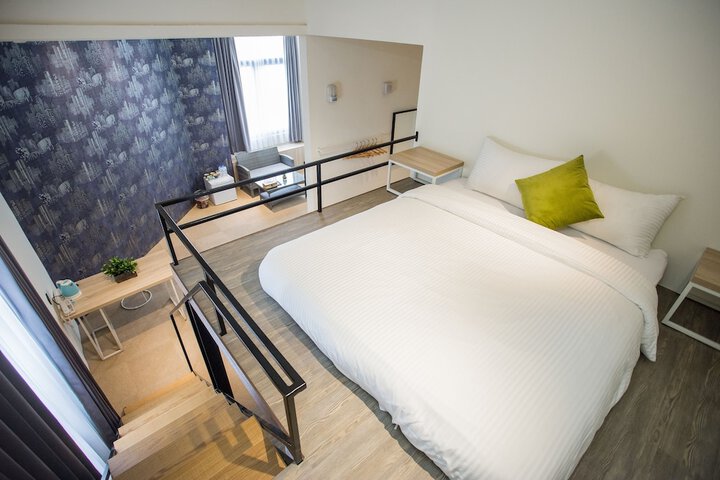 Room 105 of 177