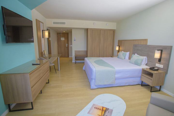 Room 9 of 85