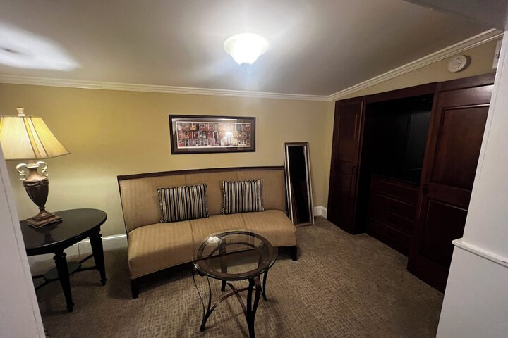 Room 62 of 87