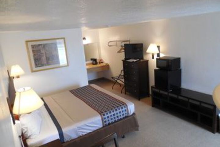 Room 33 of 98