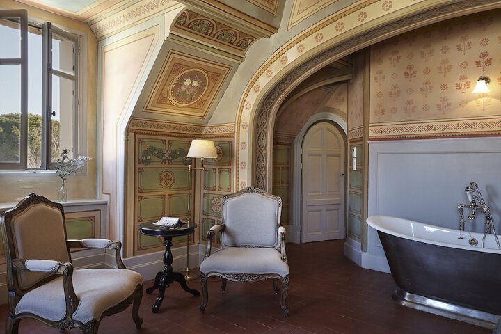 Room 40 of 151