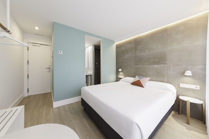 Room 17 of 41