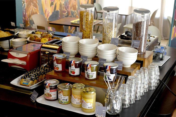Breakfast/Coffee Service 37 of 61