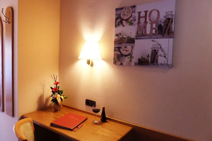 Room 9 of 43