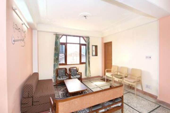 Room 13 of 25