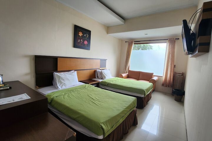 Room 51 of 184