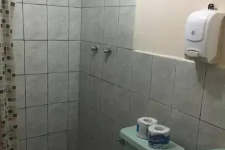Room 6 of 9