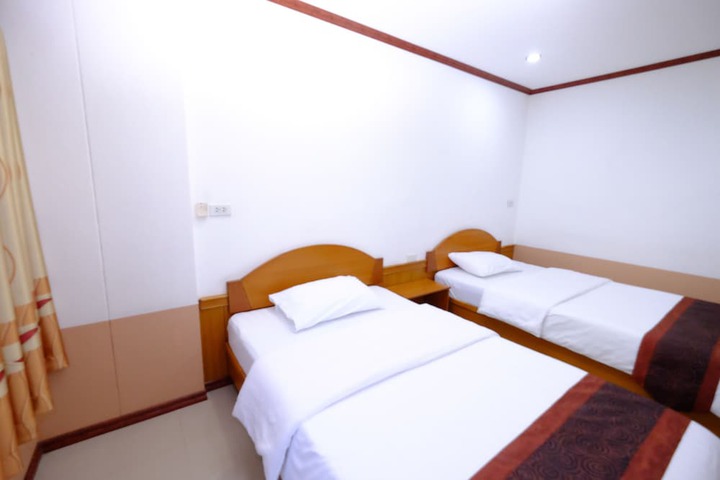 Room 3 of 39