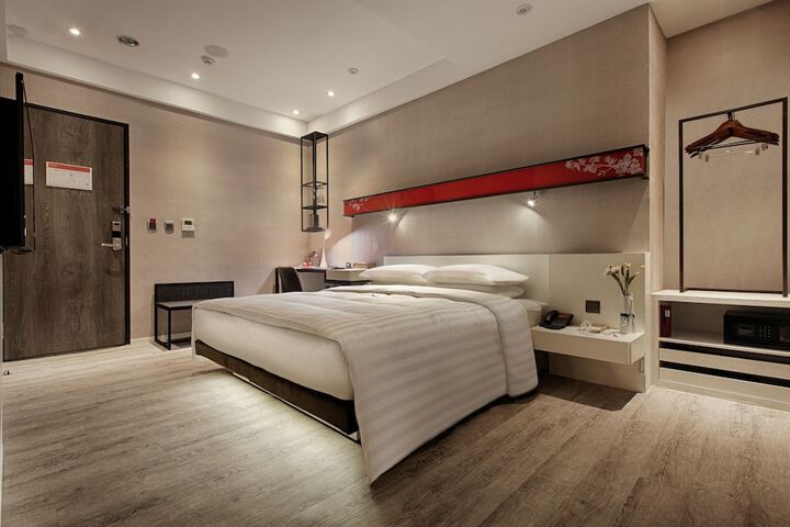 Room 17 of 43