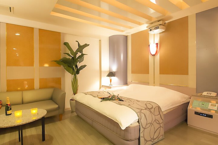 Room 8 of 41