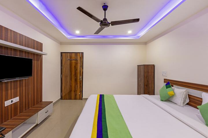 Room 14 of 25