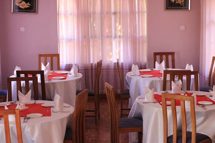 Dining 22 of 50
