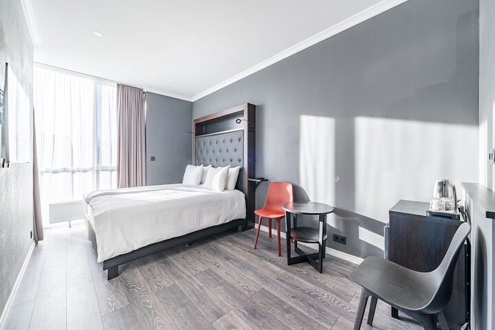 Room 7 of 35