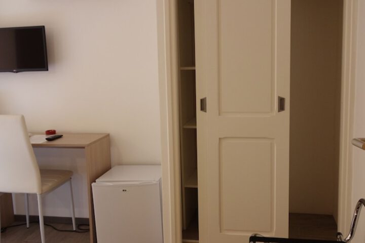 Room 25 of 54