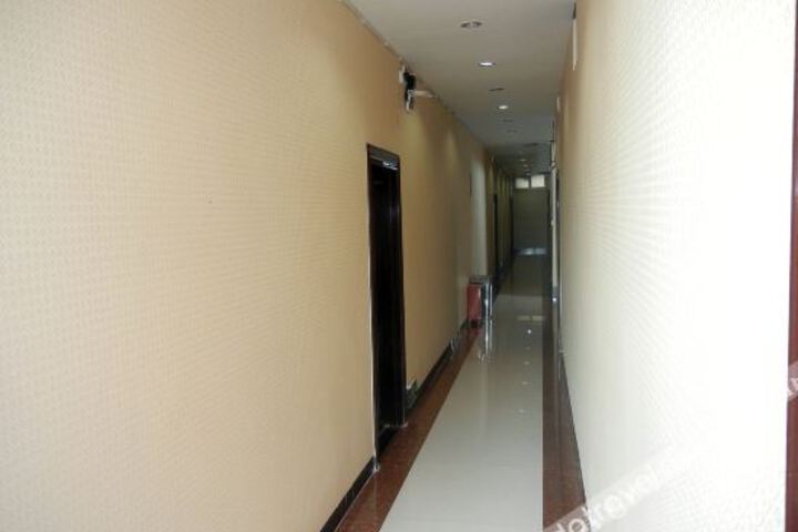 Hotel Interior 6 of 28