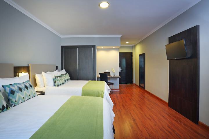 Room 13 of 152