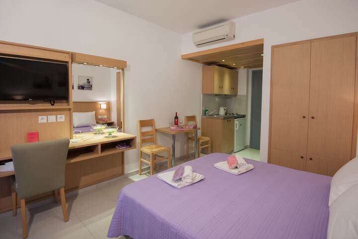 Room 8 of 34
